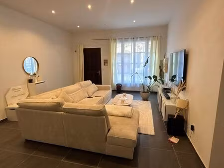 appartement t2 + un bureau ( chambre d amis sans fenêtre)