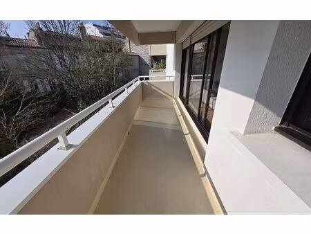 location appartement  48.49 m² t-2 à bordeaux  829 €