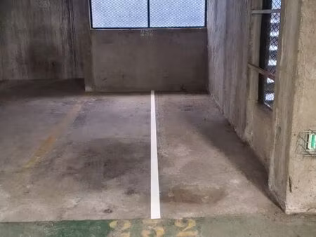 deux-roues intérieur sécurisé (2 places)