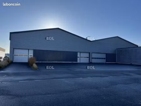 local d'activité 1 941 m²