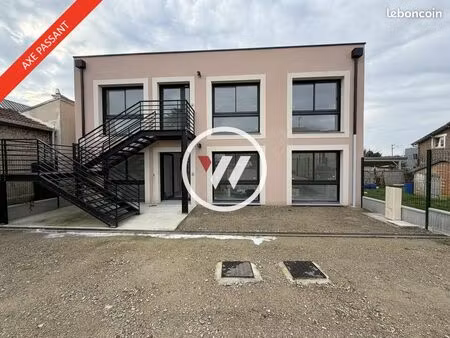 local bureaux 200 m²