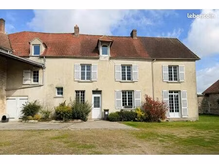 maison 7 pièces 228 m²