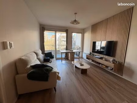 t3 meublé 54.90m² - balcon 10m² jardins - parking inclus cergy-le-haut (95800) - 2e étage 