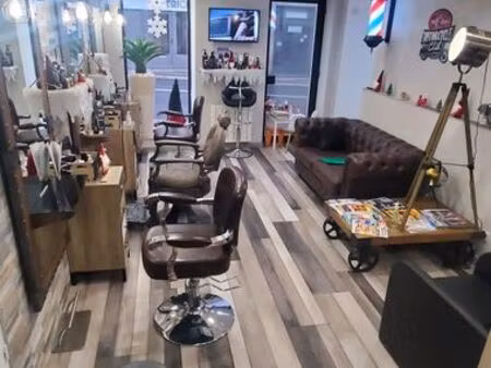 propriétaire vend murs commerciaux  rue principale centre-ville de pontoise