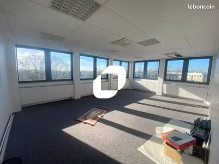 bureaux 296 m²