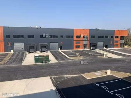 local bureaux 1 527 m²