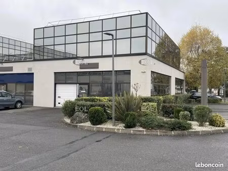local d'activité 445 m²
