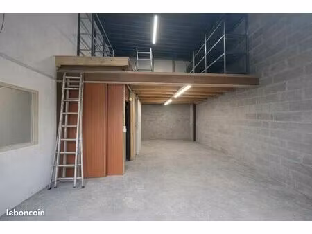 local d'activité 162 m²