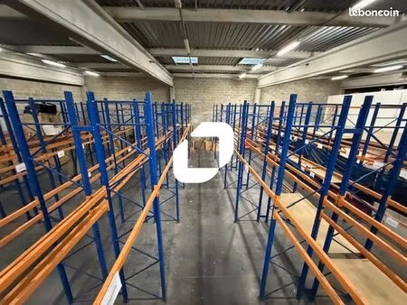 local d'activité 903 m²