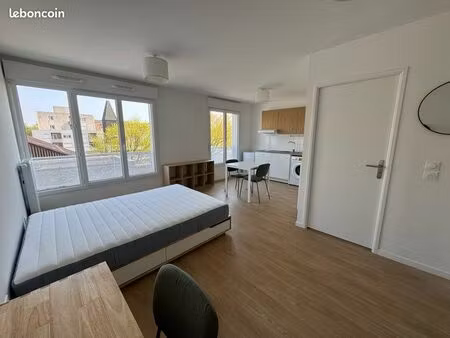 studio meublé 31 m² – parking – prêt à vivre – cergy