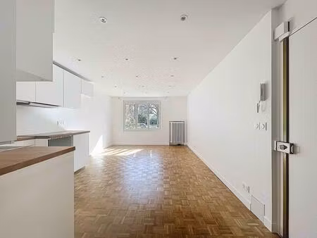 appartement - rdc - 58 13 m2 - 3 pièces - non meublé