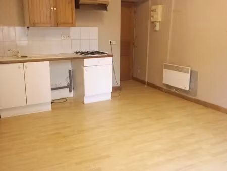 location appartement 2 pièces à fresnay-sur-sarthe (72130) : à louer 2 pièces / 39m² fresn