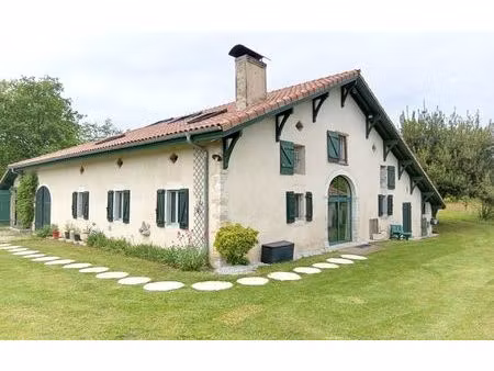 location maison  m² t-5 à bélus  1 380 €