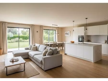 comme une maison avec jardin : 3 pièces en rez-de-jardin avec extérieur de près de 80 m² –