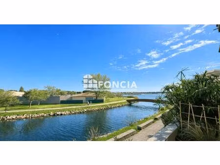 bord du lac salonique p2 cabine avec terrasse 15 m²  vue lac  parking privé