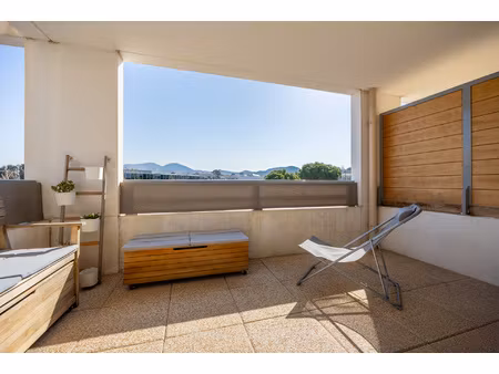 appartement type 2 avec terrasse et parking ** 13008 ** bonn