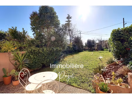 t3 avec jardin box de garage et place de parking privative