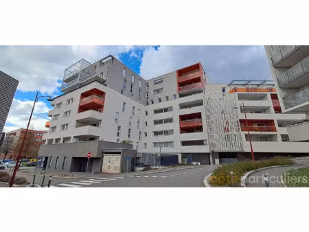 bourran - t3 + terrasse + 1 pke + 1 pkc