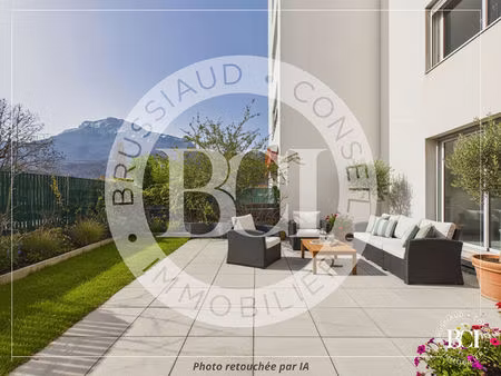 t3 de 88 m² en rez-de-jardin avec grande terrasse et vue dégagée sur le vercors et belledo