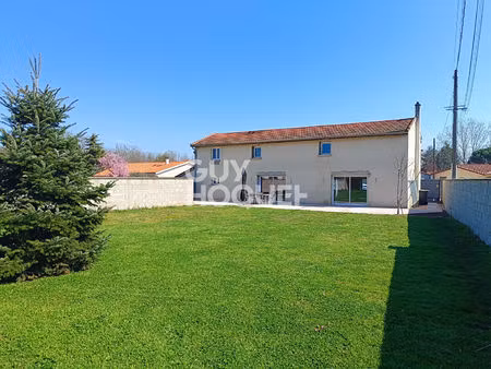 corps de ferme rénové avec cachet de140 m²  terrain 1400 m² à cuzieu