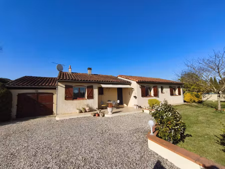 maison t4 bis de 126 m2 de plain-pied avec garage et piscine