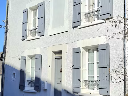 maison de charme 5 pièces  au coeur du village et de ses co