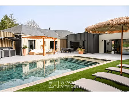 superbe contemporaine familiale de plain pied avec piscine