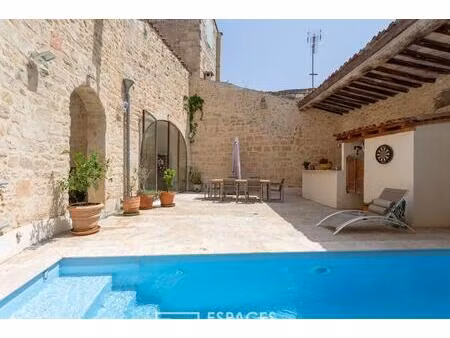 grande demeure familiale aux portes de la camargue