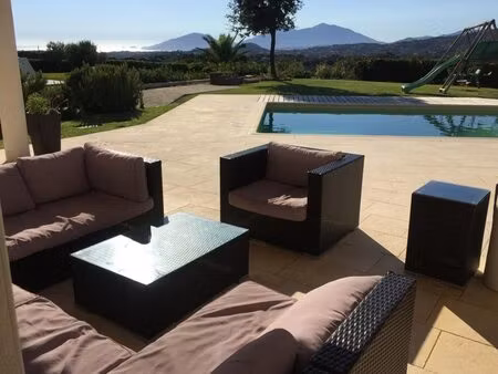 villa t6/7 avec piscine et vue mer