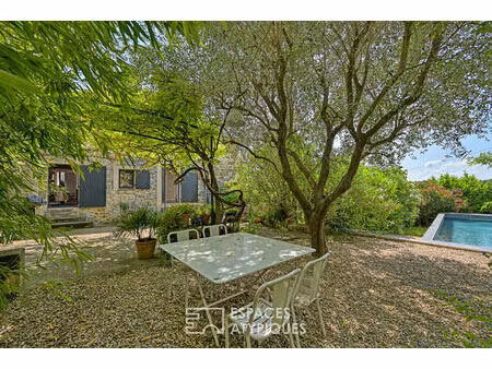 maison de village à l'esprit bohème  avec piscine