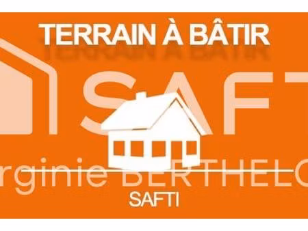 terrain a bâtir d'environ 13556 m2 a 20 minutes de niort!