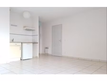 location appartement  m² t-2 à aire-sur-l'adour  508 €