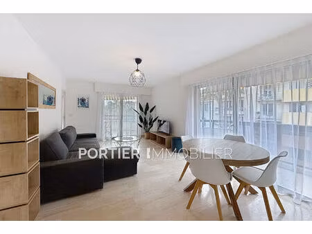 location appartement 2 pièces 44 m² à antibes (06600)