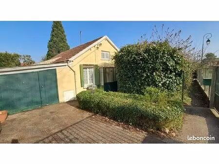 maison 70 m² environ sur 400 m² de terrain