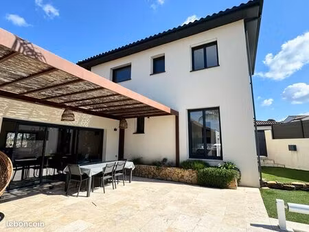 villa clé en main 150 m² – piscine – vue dégagée – prestations haut de gamme