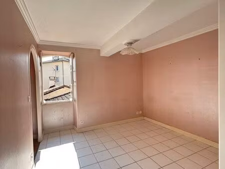 t2 maison centre ville cellier