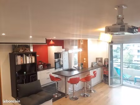 bel appartement 49m² meublé  parking  balcon  piscine