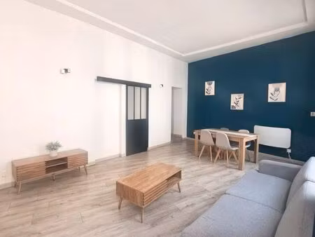 à louer – grand t2 lumineux de 60 m² – valenciennes centre (vieille ville)