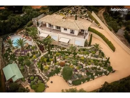 villa 13 pièces 296 m²