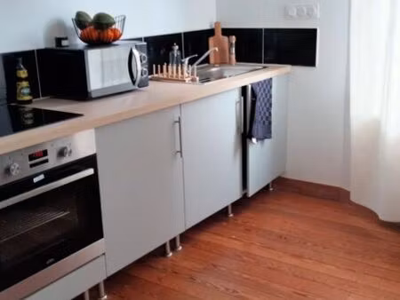 t2 centre ville de fougeres parking à proximité