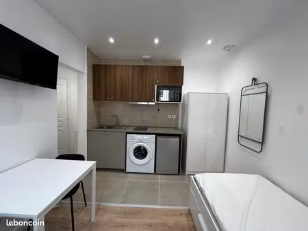 studio meublé 16m2 à 2 min du rer