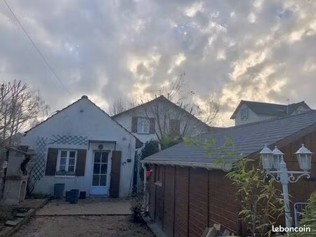 petite maison individuelle de 25 m² avec chalet