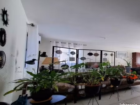 places de parking à l'extérieur  terrasse ombragée  climatisation réversible  cumulus 300l