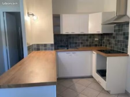 appartement dans maison en pierre