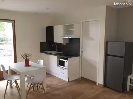 f1 meublé 26m2 joli  calme et proche commodité