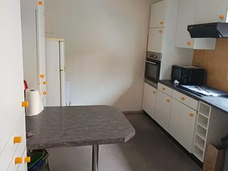 a louer f3 de 71m2 avec terrasse et parking en sous sol