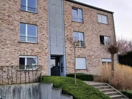 bel appartement 2 ch. avec terrasse et garage privatif.