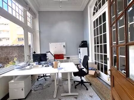 bureau moderne de style