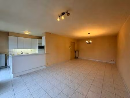 instapklaar & centraal gelegen appartement met balkon te ...