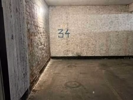 mérode - un emplacement de parking à vendre
